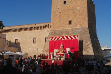 in onore alla madonna del carmine